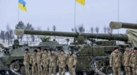 صحيفة (بوليتيكو): القوات الأوكرانية تنسحب من بعض مواقعها بسبب نقص الذخيرة والقوة البشرية