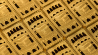   بريطانيا تصدرسبيكة من الذهب طبع عليها صورة الكعبة المشرفة