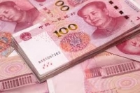 صحيفة أمريكية: اليوان الصيني يستمر في اكتساب القوة للتخلص من الدولار  