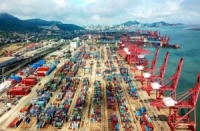 بكين: لم نسع إلى تحقيق فائض في التجارة مع أوروبا وحل المشكلة برفع الحظر عن الصادرات إلى الصين
