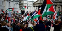 الآلاف يتظاهرون في لندن للمطالبة بوقف العدوان الإسرائيلي على قطاع غزة