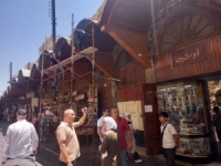 إعادة تأهيل وتجميل سوقي الصاغة والقباقبية والإنارة بقوس باب شرقي بدمشق القديمة