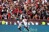 إشبيلية يتغلب على ضيفه برشلونة برباعية في الدوري الإسباني إشبيلية يتغلب على ضيفه برشلونة برباعية في الدوري الإسباني