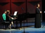 سوزان حداد تغني تشايكوفسكي في الأوبرا السورية