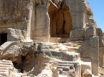 اكتشاف منشآت سكنية تعود إلى الألف الثاني قبل الميلاد في تل حميرة بمنطقة دير عطية 