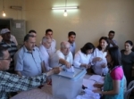السوريون في المحافظات والمدن يتوافدون بكثافة للإدلاء بأصواتهم في انتخابات رئاسة الجمهورية
